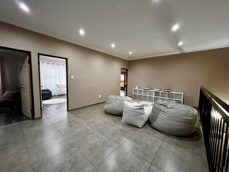 4 Bedroom Property for Sale in Boschdal North West